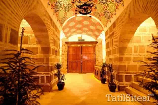 Çeşme Kanuni Kervansaray Historical